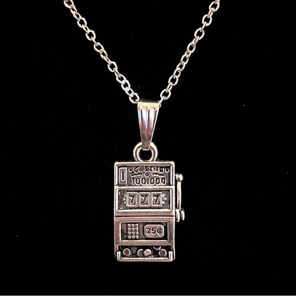 Casino Necklace - Picture 2 of 8